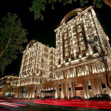 Intercontinental Baku By Ihg Hotel Ngoại thất bức ảnh The hotel at night