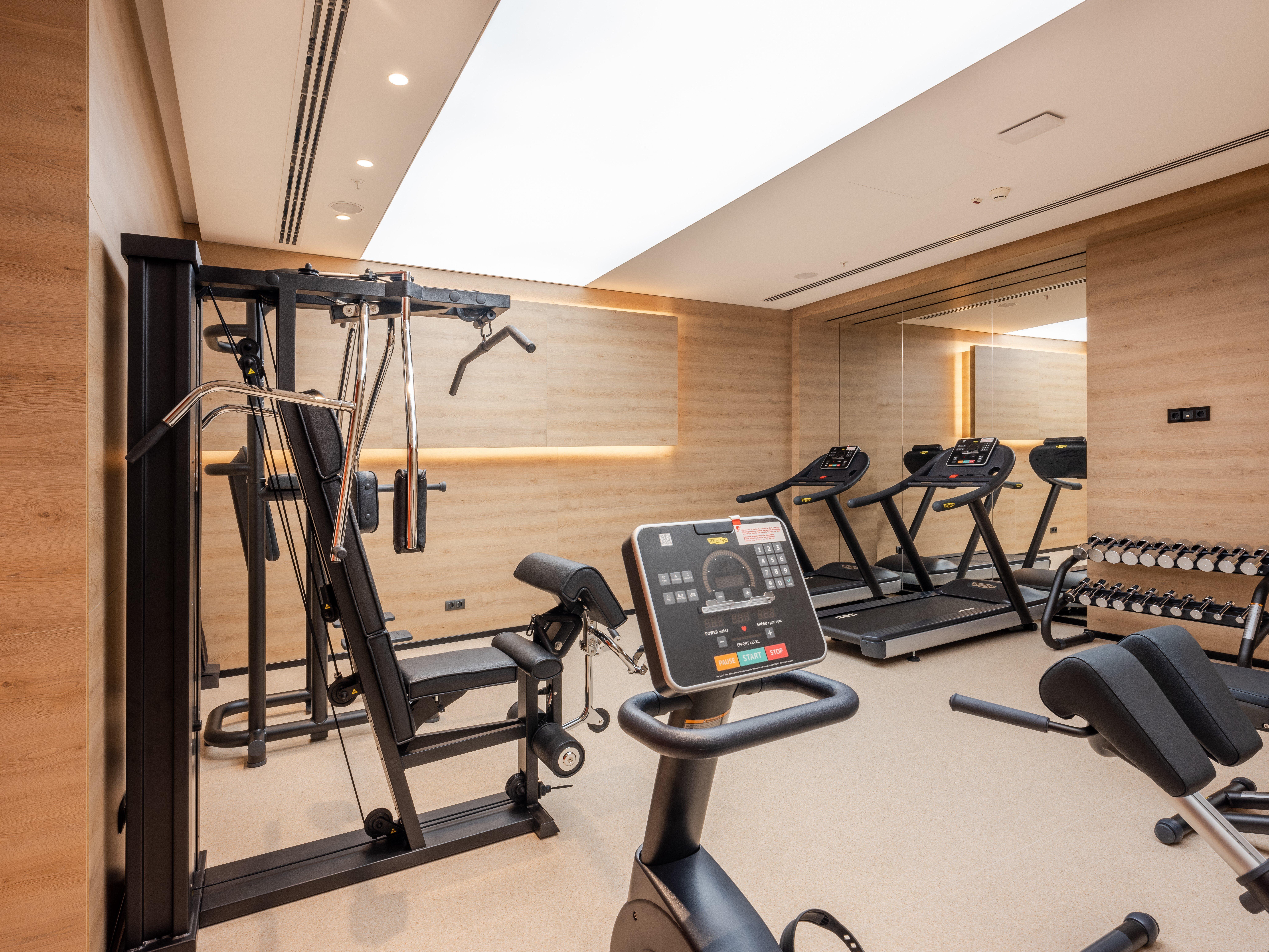 Intercontinental Baku By Ihg Hotel Ngoại thất bức ảnh The gym at the hotel
