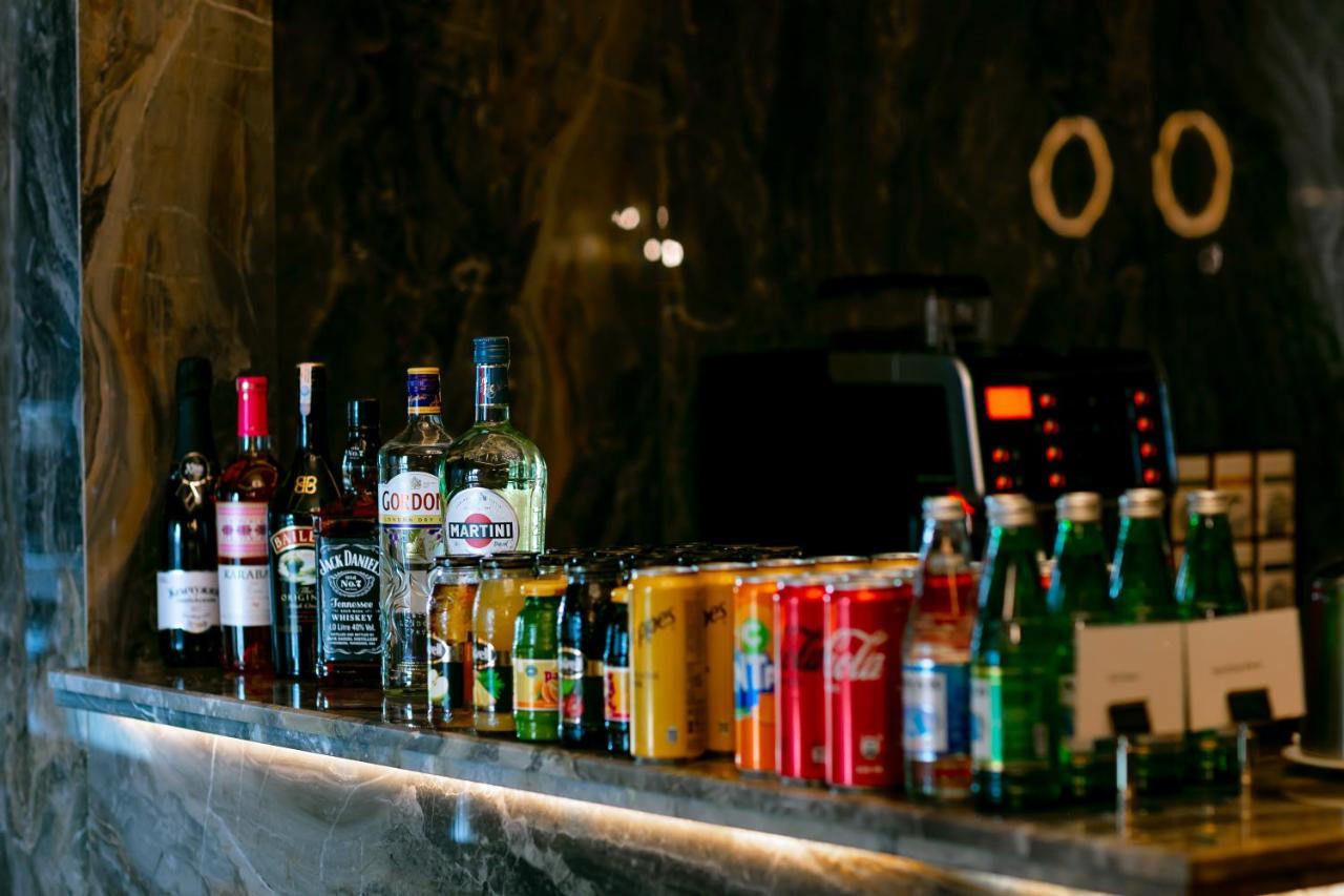 Intercontinental Baku By Ihg Hotel Ngoại thất bức ảnh A selection of non-alcoholic drinks