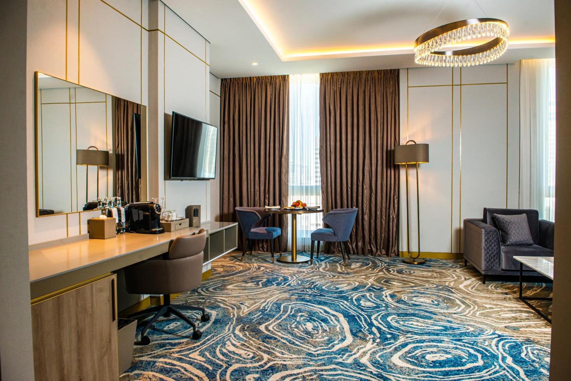 Intercontinental Baku By Ihg Hotel Ngoại thất bức ảnh Suite