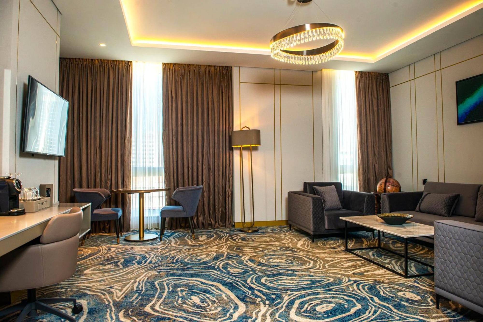 Intercontinental Baku By Ihg Hotel Ngoại thất bức ảnh Suite room at the hotel
